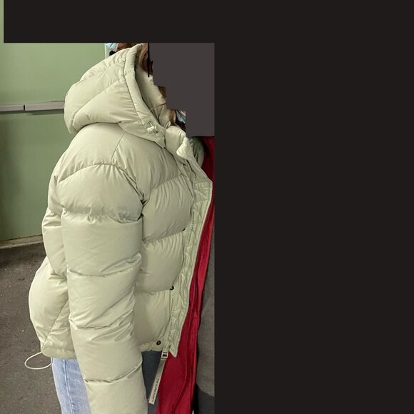 Aritzia TNA Super Puff Short – Size XS – Excellent Condition - Picture 3 of 8